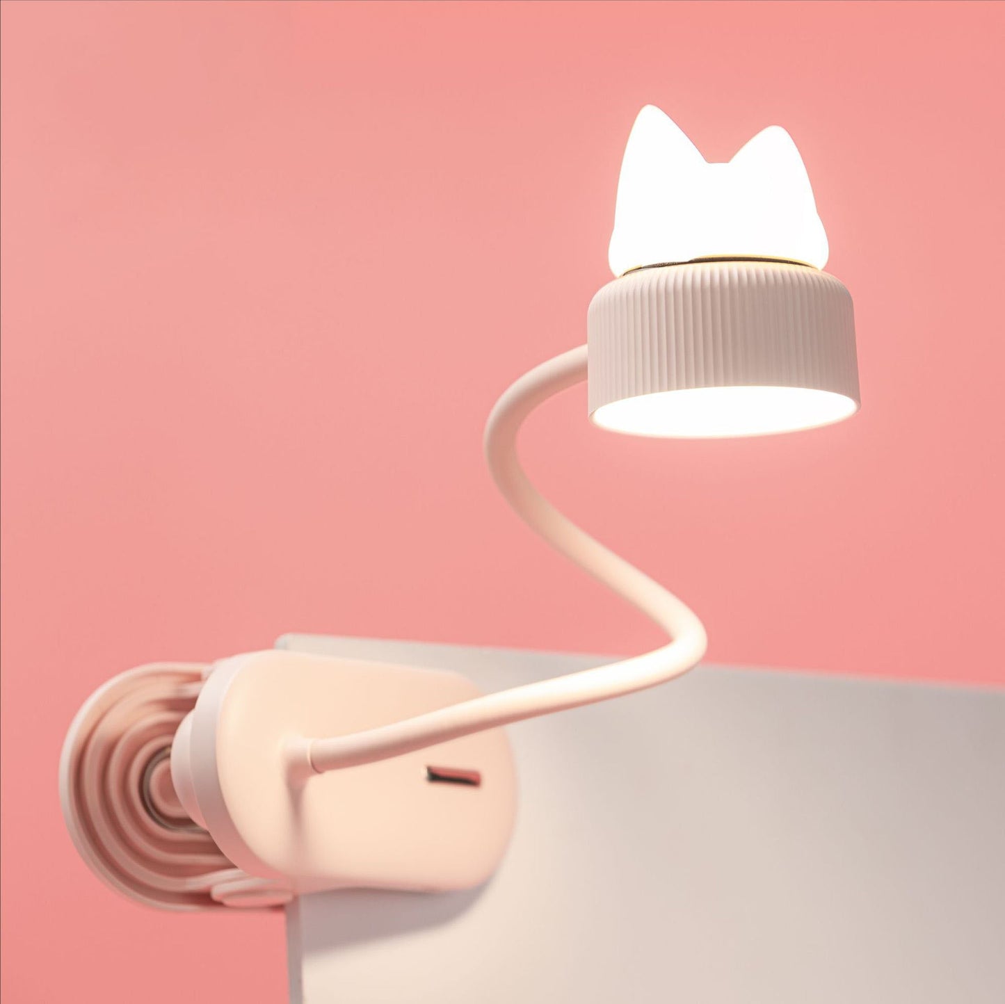 Kreative LED Cat Ear Eye Protection Clip Table Lamp