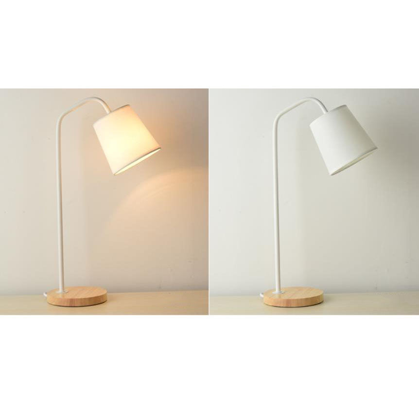Einfache Stoffkegel-Schirm Wood Base 1-Lamp Table Lamp