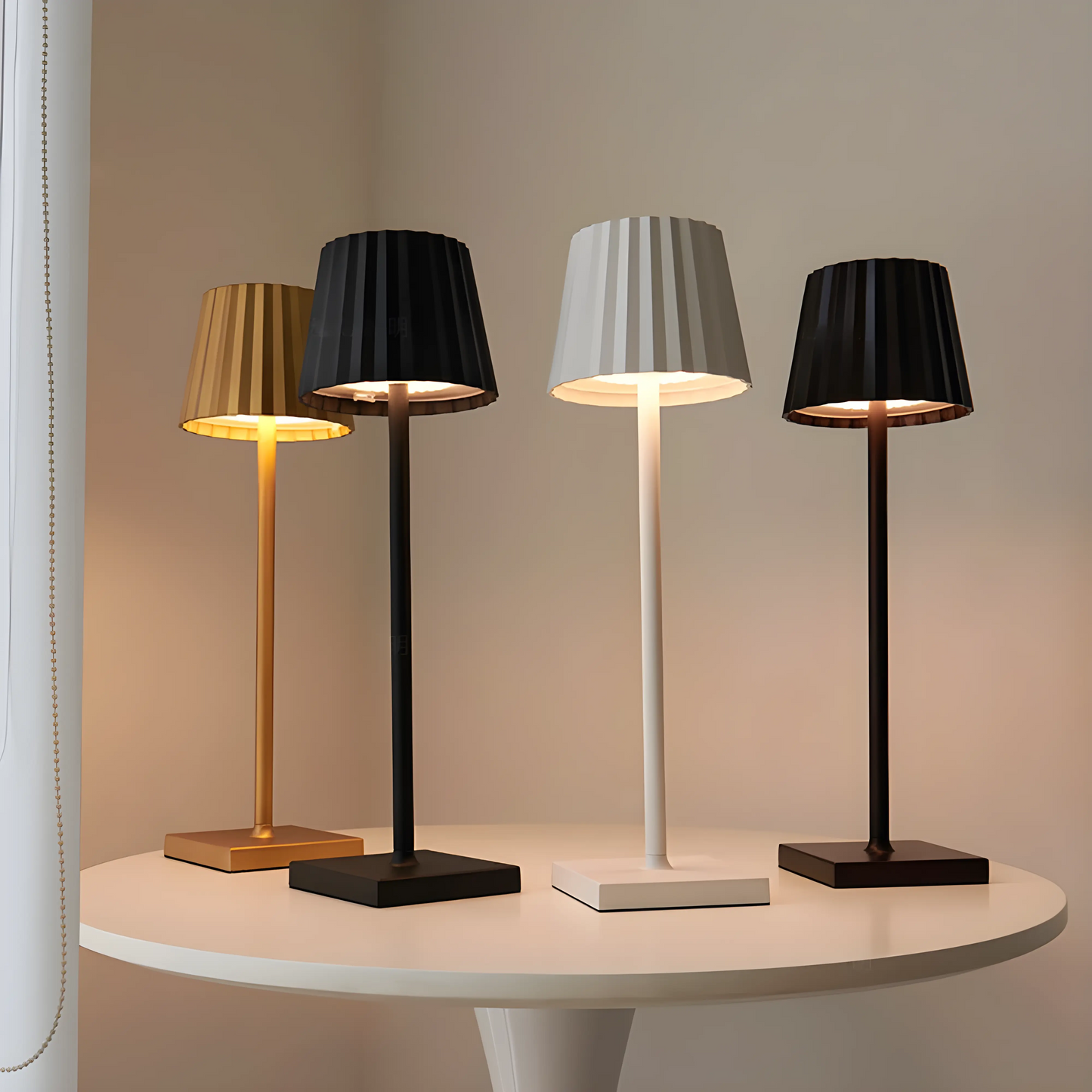 Luxe Scandinavian Wireless Table Lamp Arlo – Elegant LED Lighting with USB Charging