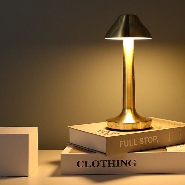 Moderne Retro Single Colour Iron USB Touch LED Table Lamp