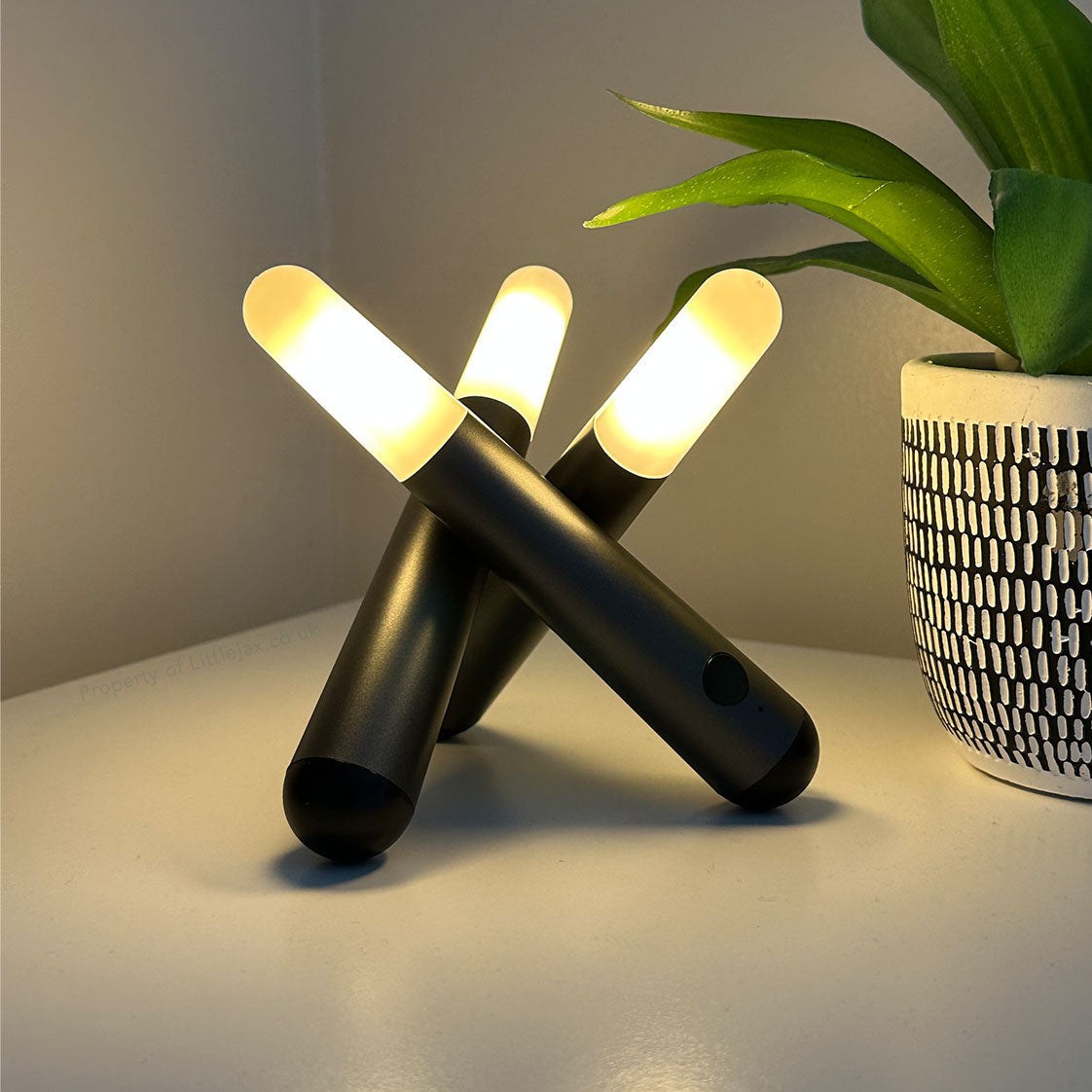 Akku Abstract Modern Trio Table Lamp - Dimmable LED 3 Levels
