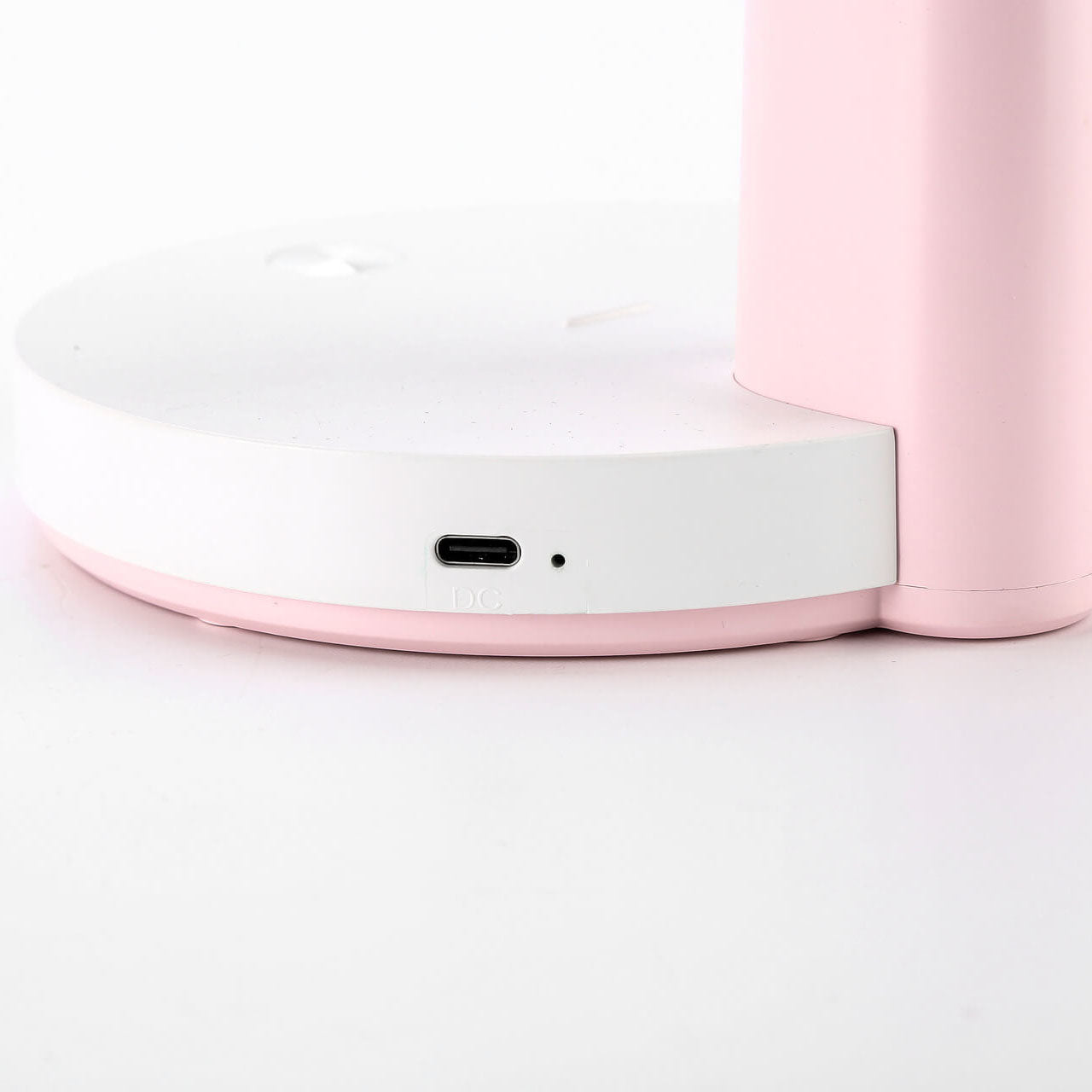 Einfache Long Shadow Round Base Touch Charge LED Desk Lamp