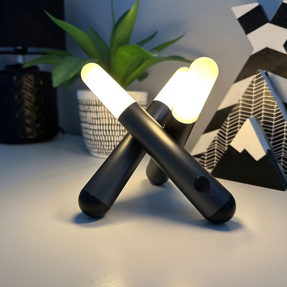 Akku Abstract Modern Trio Table Lamp - Dimmable LED 3 Levels