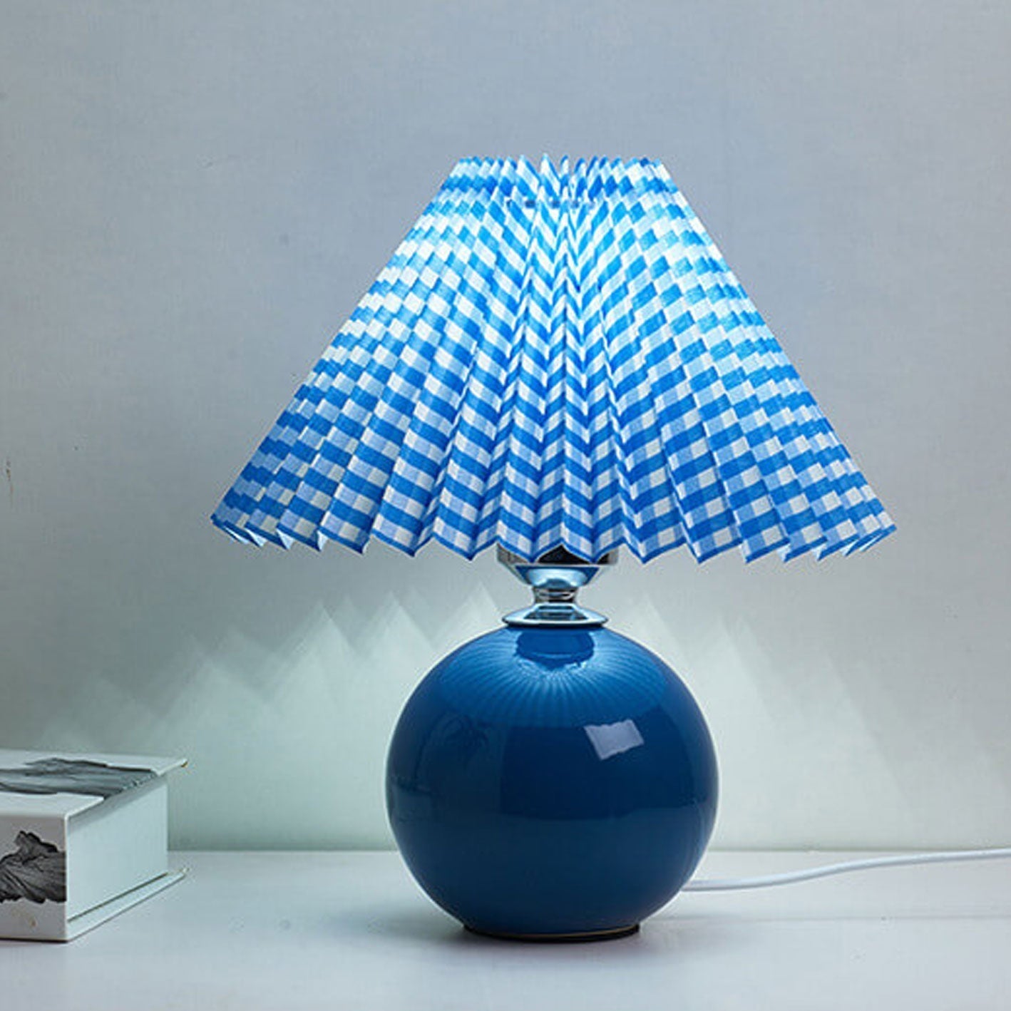 Minimalist Folded 1-Light Ceramic Table Lamp - LED Compatible