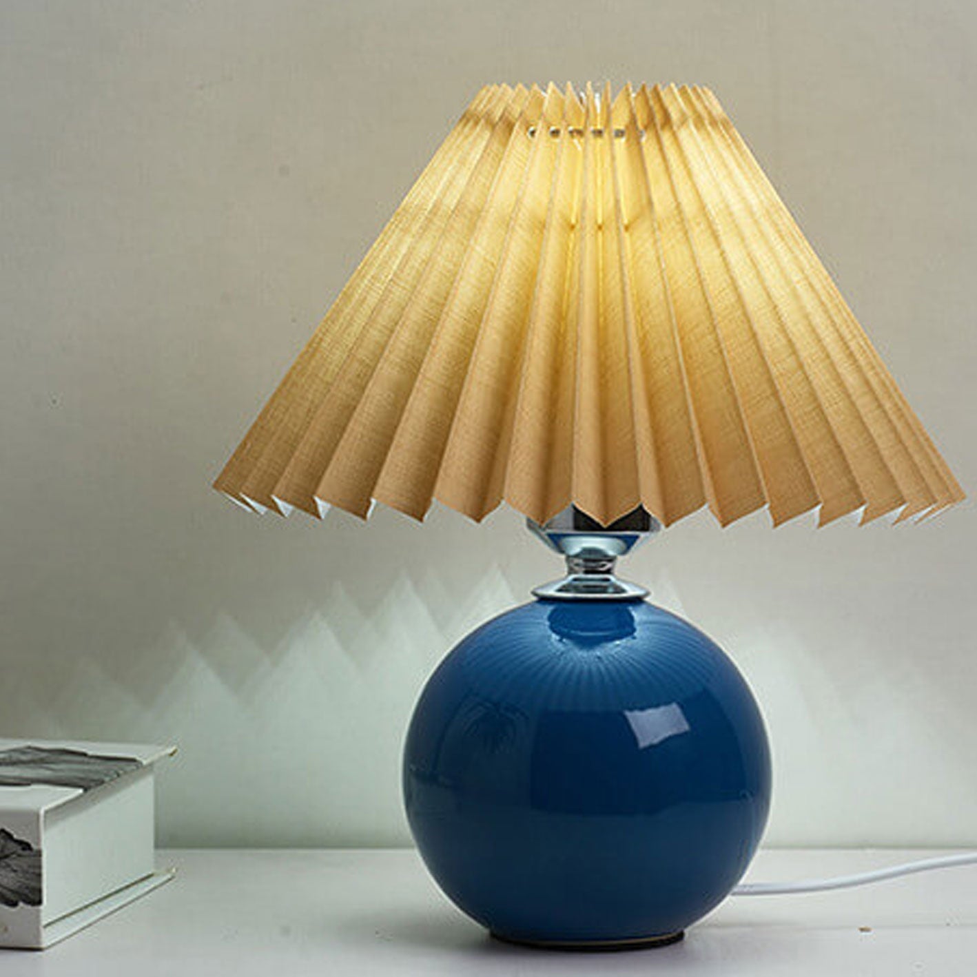 Minimalist Folded 1-Light Ceramic Table Lamp - LED Compatible