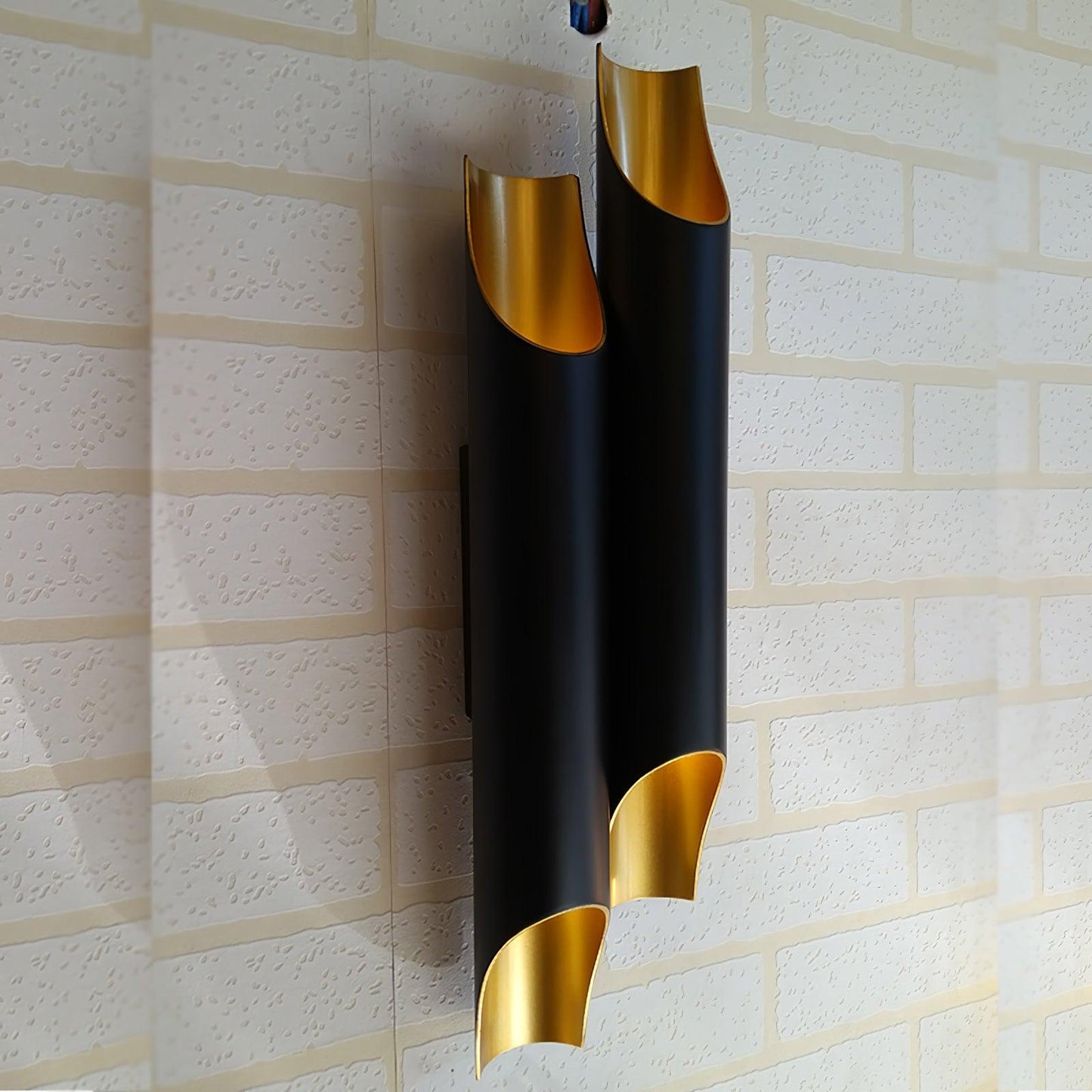 Abigali Straight Wall Lamp - Elegant LED Indoor Lighting
