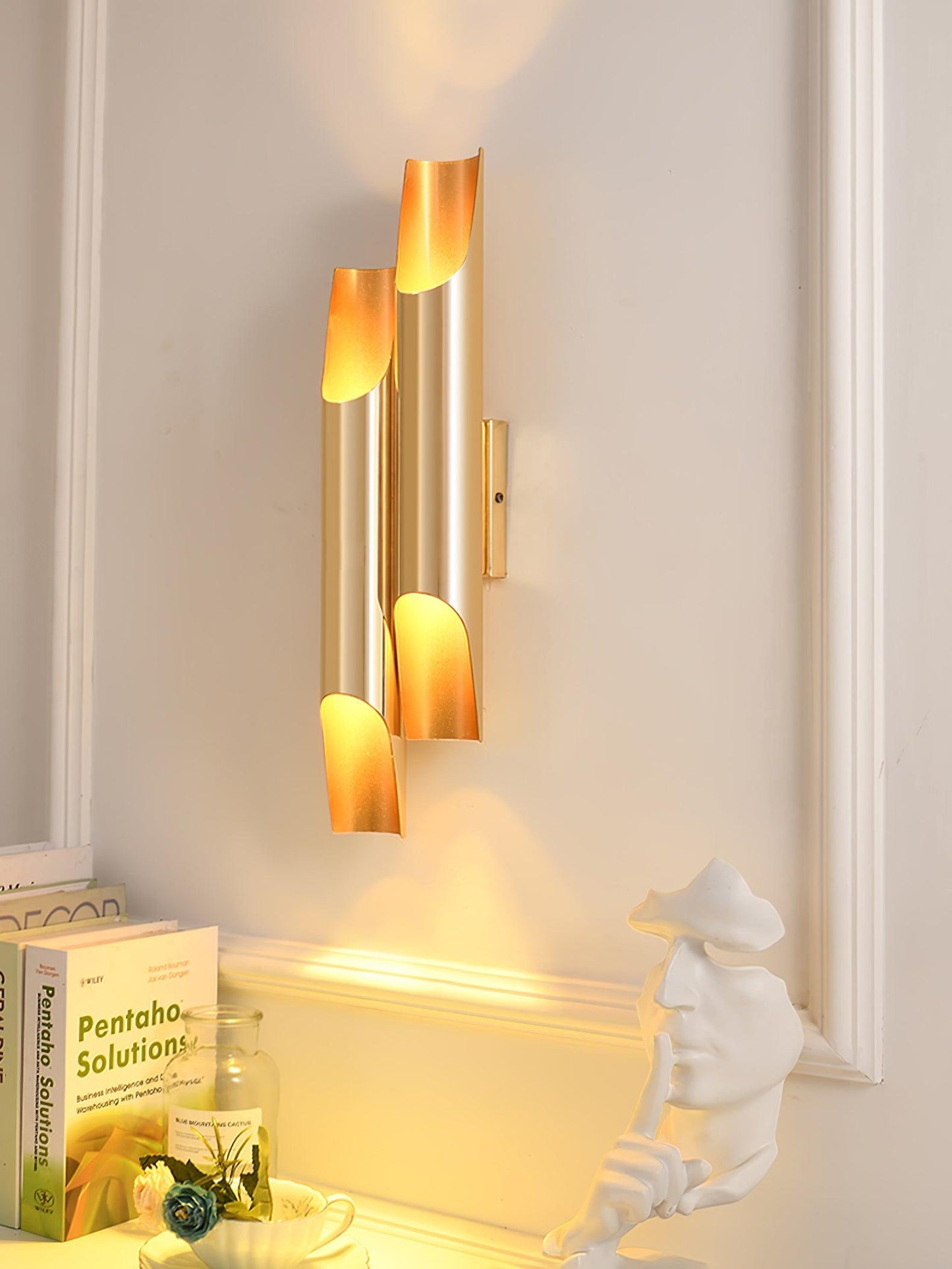 Abigali Straight Wall Lamp - Elegant LED Indoor Lighting