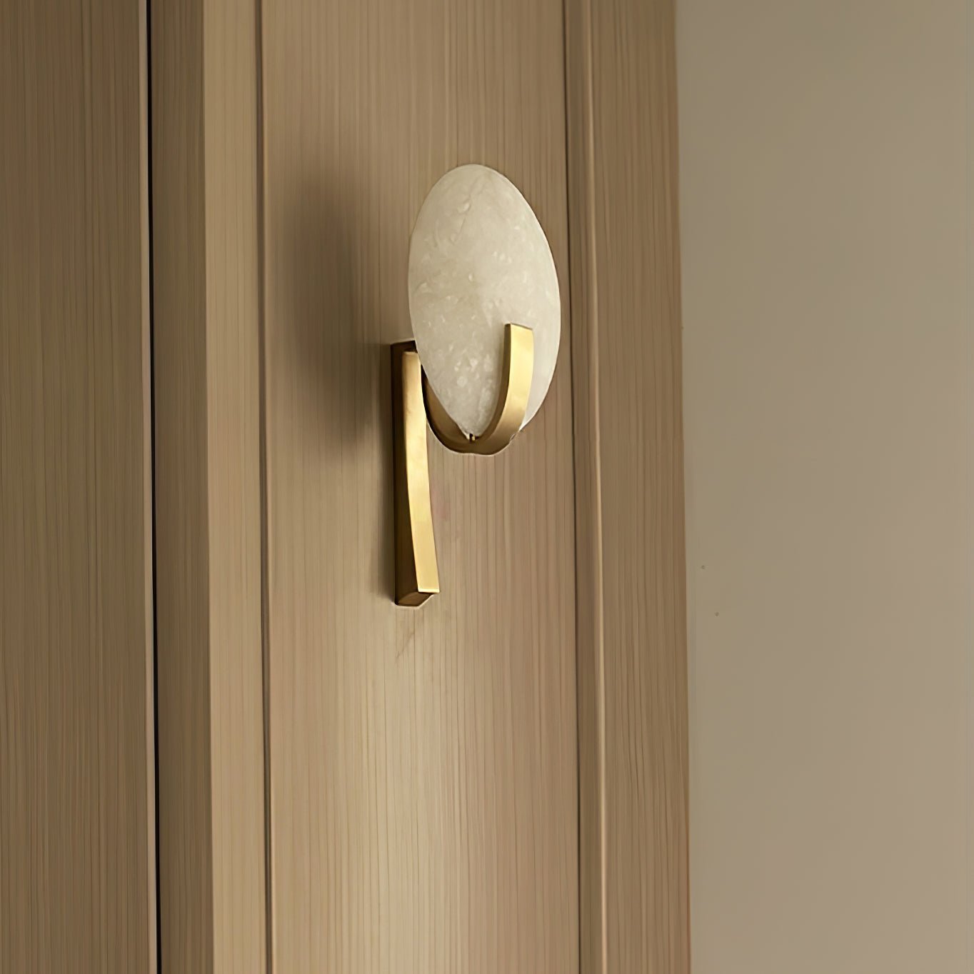 Alice Alabaster Plug-in Wall Lamp with LED and Antique Brass