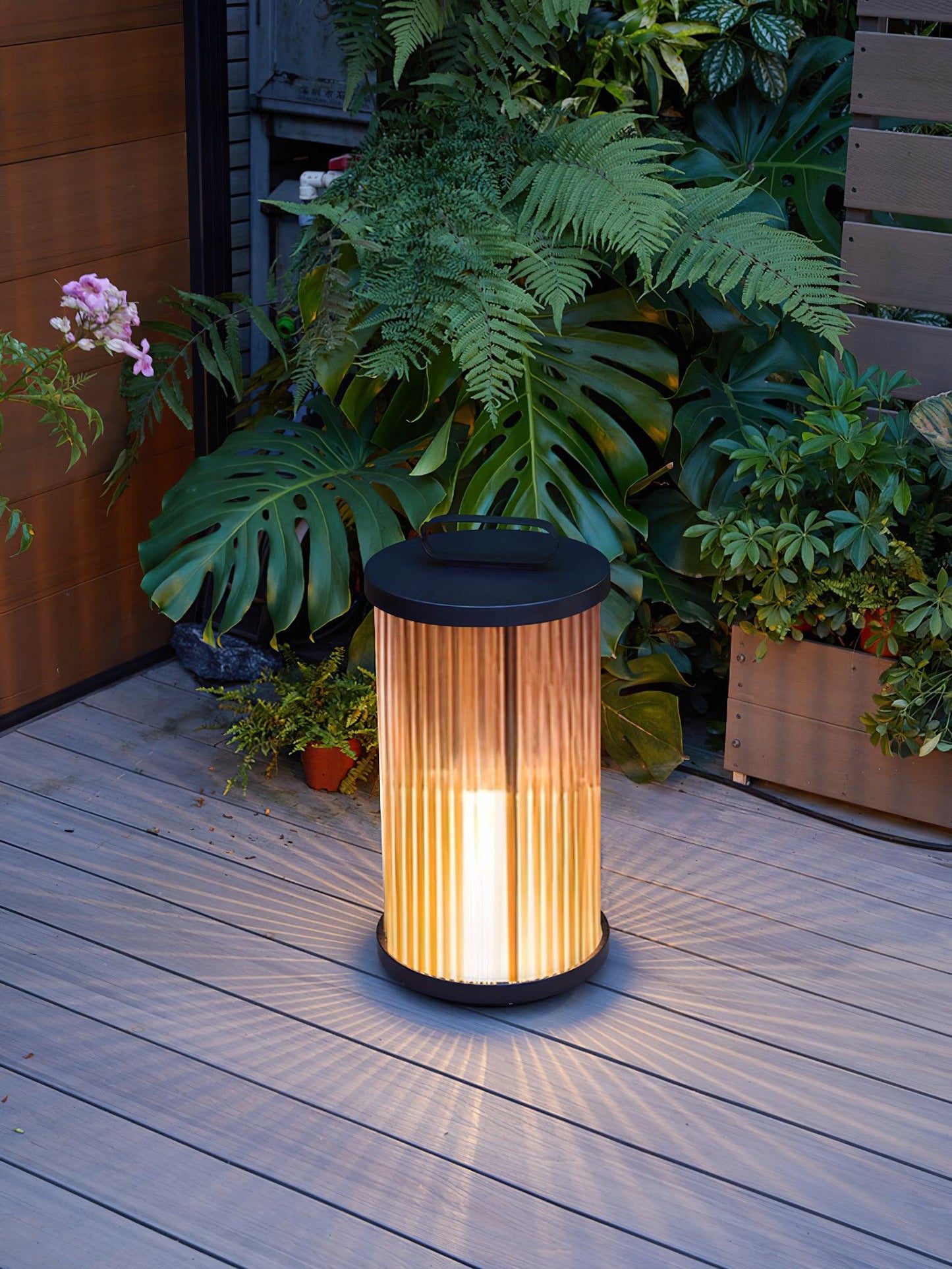 Lantern Garden Solar Outdoor Light with Remote Control