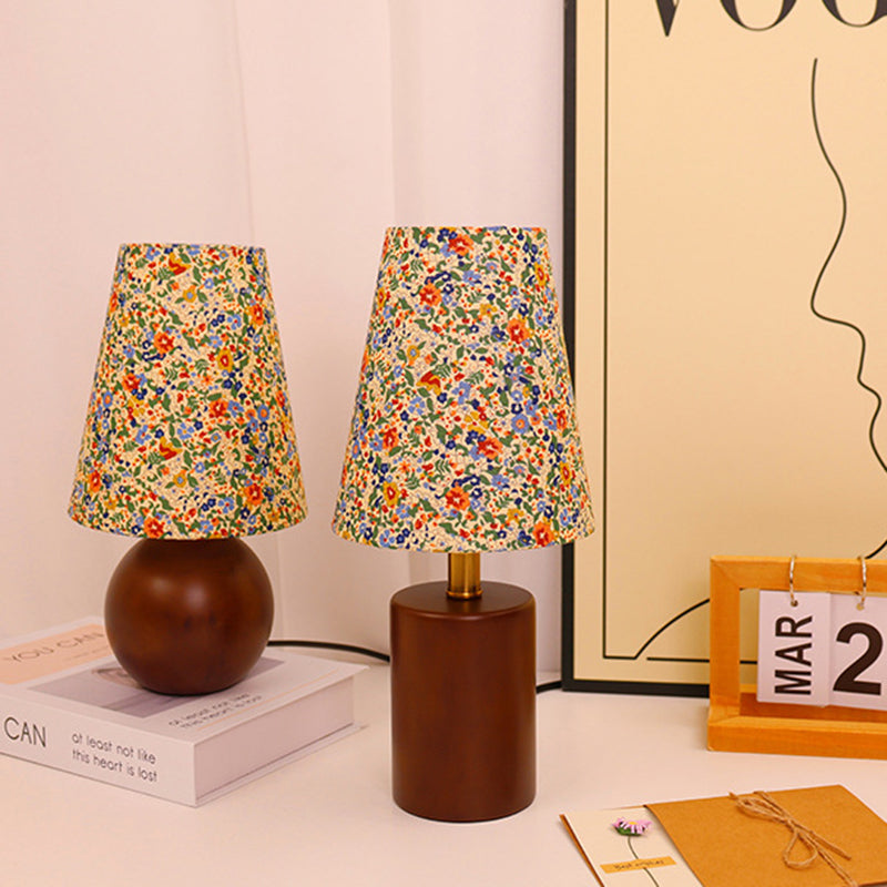 Traditional Vintage Round Table Lamp with Floral Design LED for Bedroom