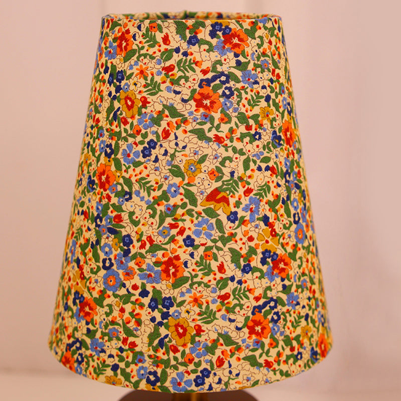 Traditional Vintage Round Table Lamp with Floral Design LED for Bedroom