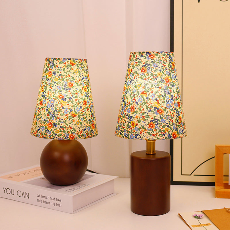 Traditional Vintage Round Table Lamp with Floral Design LED for Bedroom