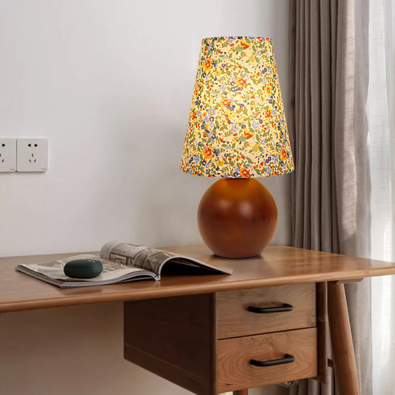 Traditional Vintage Round Table Lamp with Floral Design LED for Bedroom