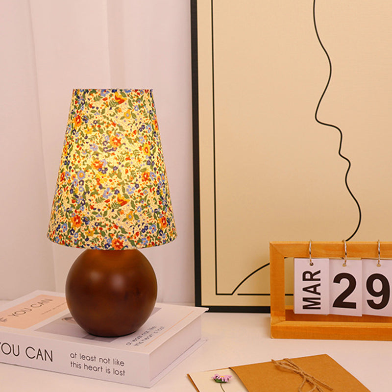Traditional Vintage Round Table Lamp with Floral Design LED for Bedroom