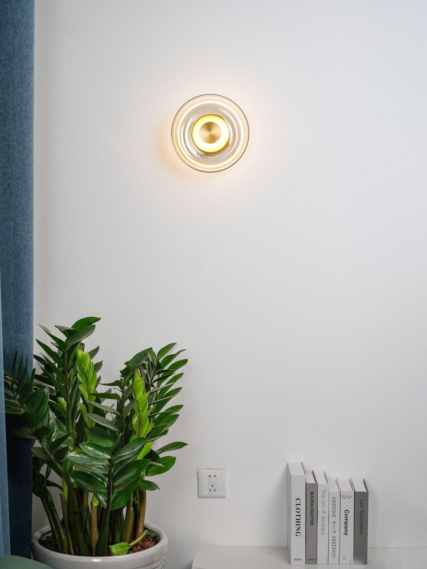 Glimmera Wall Light - Integrated LED Brass Ambient Fixture