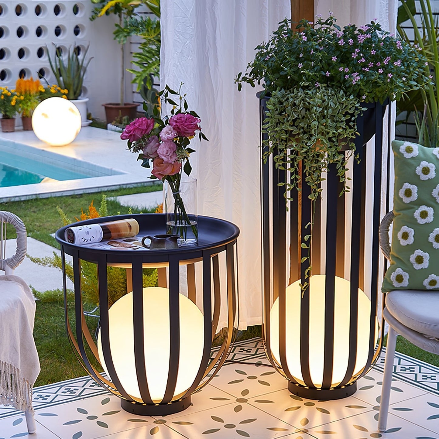 Bols Garden Solar Outdoor Lamp with LED and Remote Control