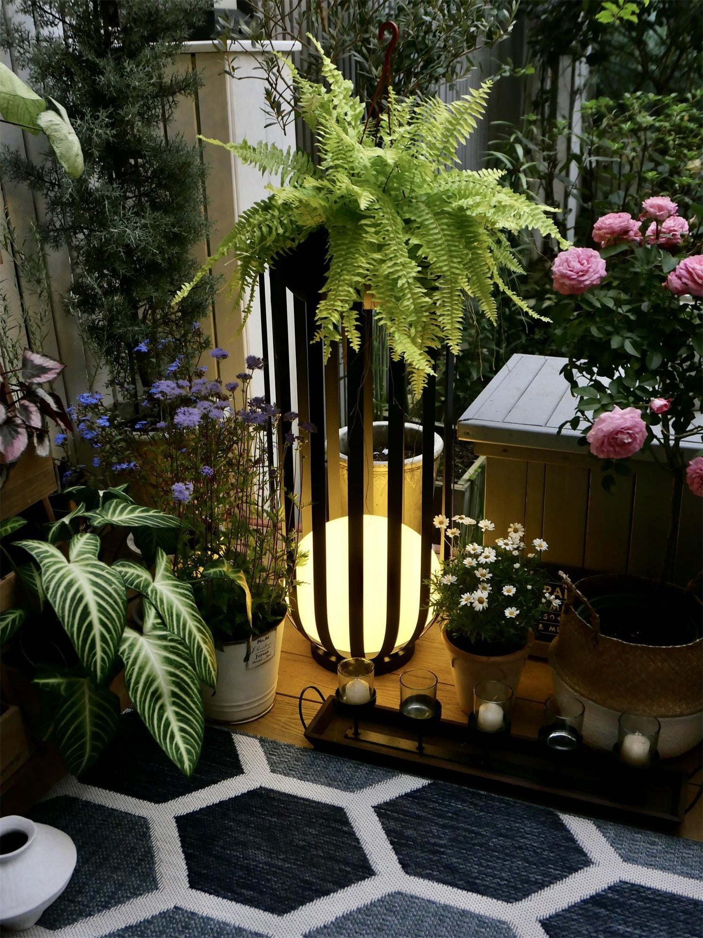 Bols Garden Outdoor Lamp with Dimmable LED and Waterproof Design