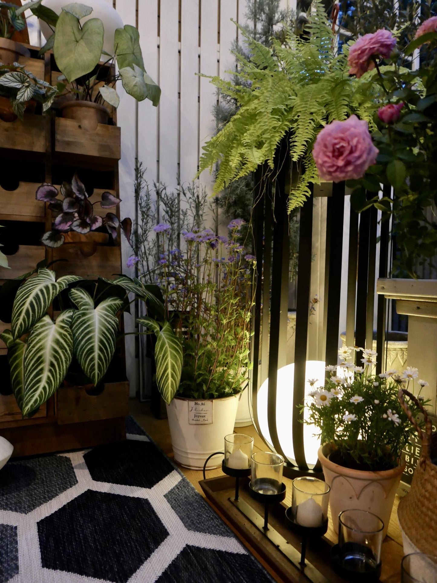 Bols Garden Outdoor Lamp with Dimmable LED and Waterproof Design