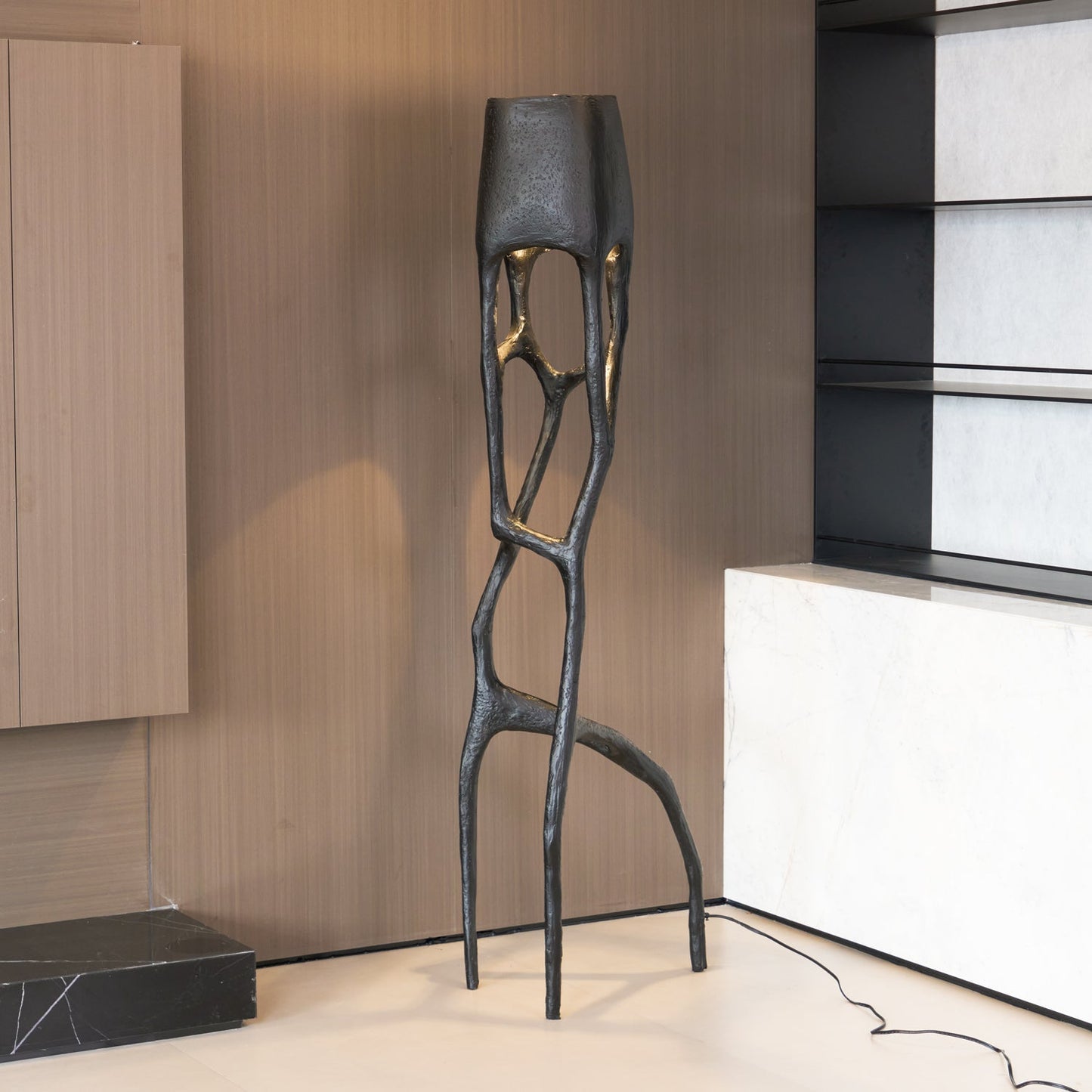 Gothic Sculpture Floor Lamp with LED Light - Black Design