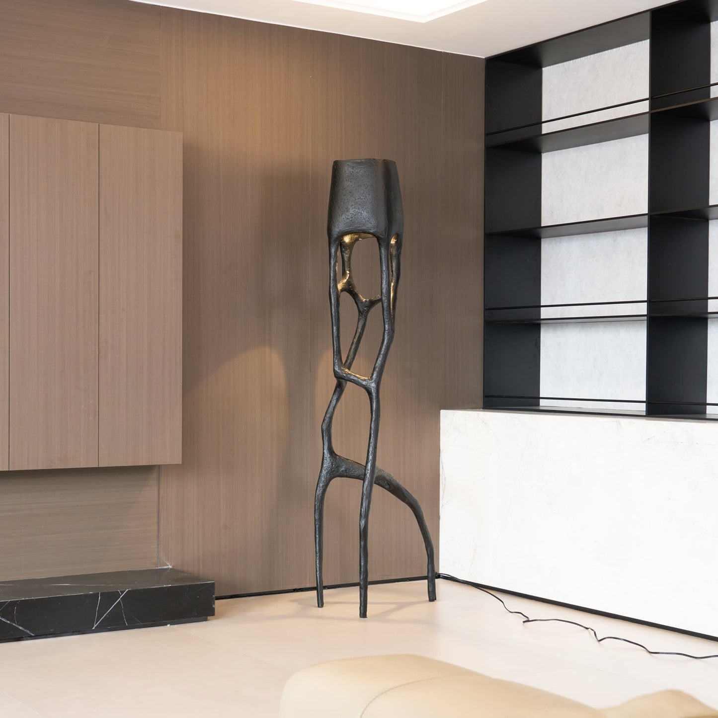 Gothic Sculpture Floor Lamp with LED Light - Black Design