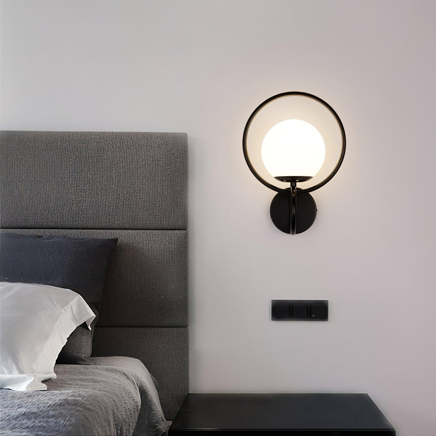 Circle Global Wall Lamp - Elegant Gold Metal LED Light