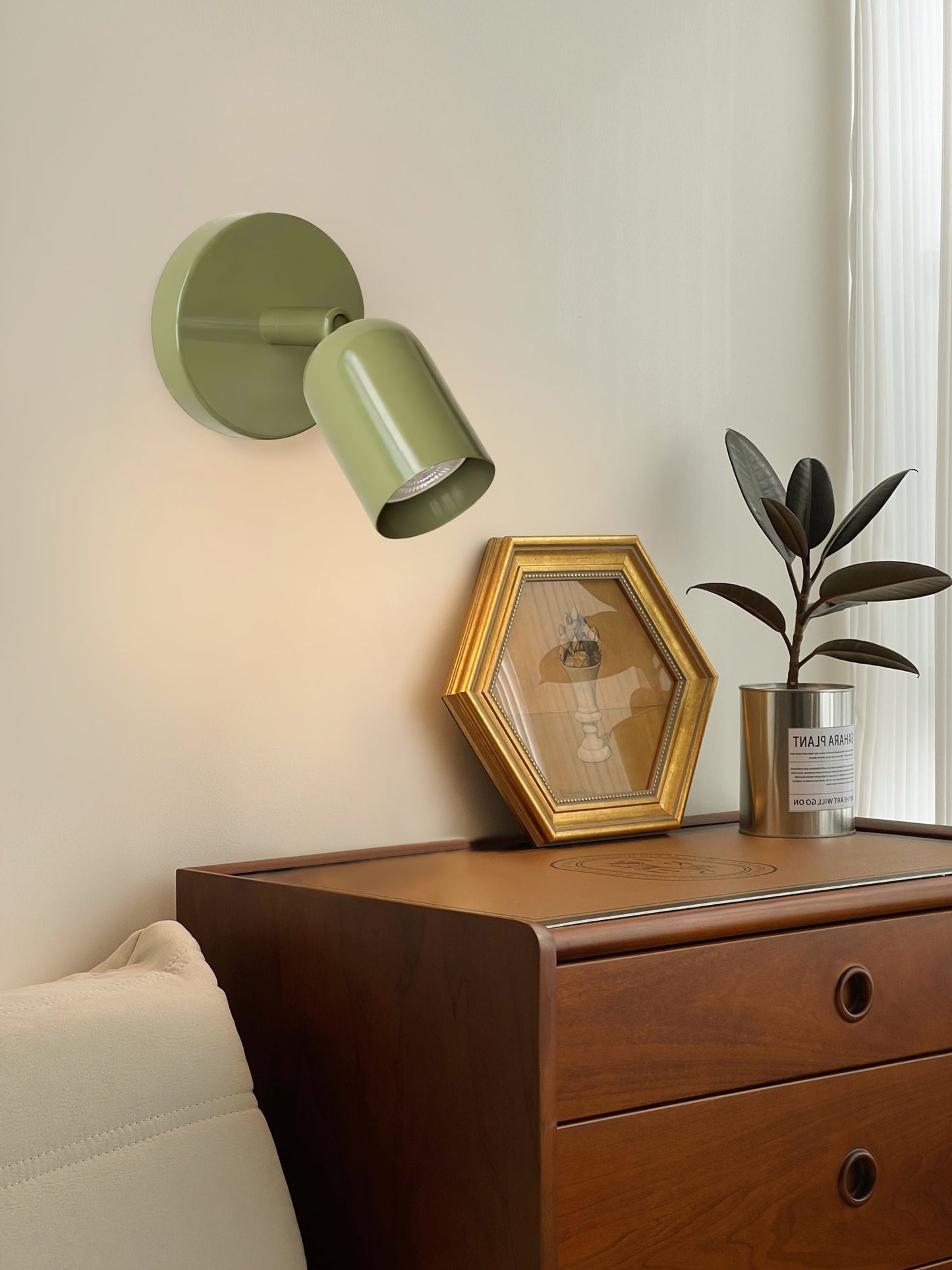 Couleur Adjustable Wall Lamp with LED Light - Modern Design