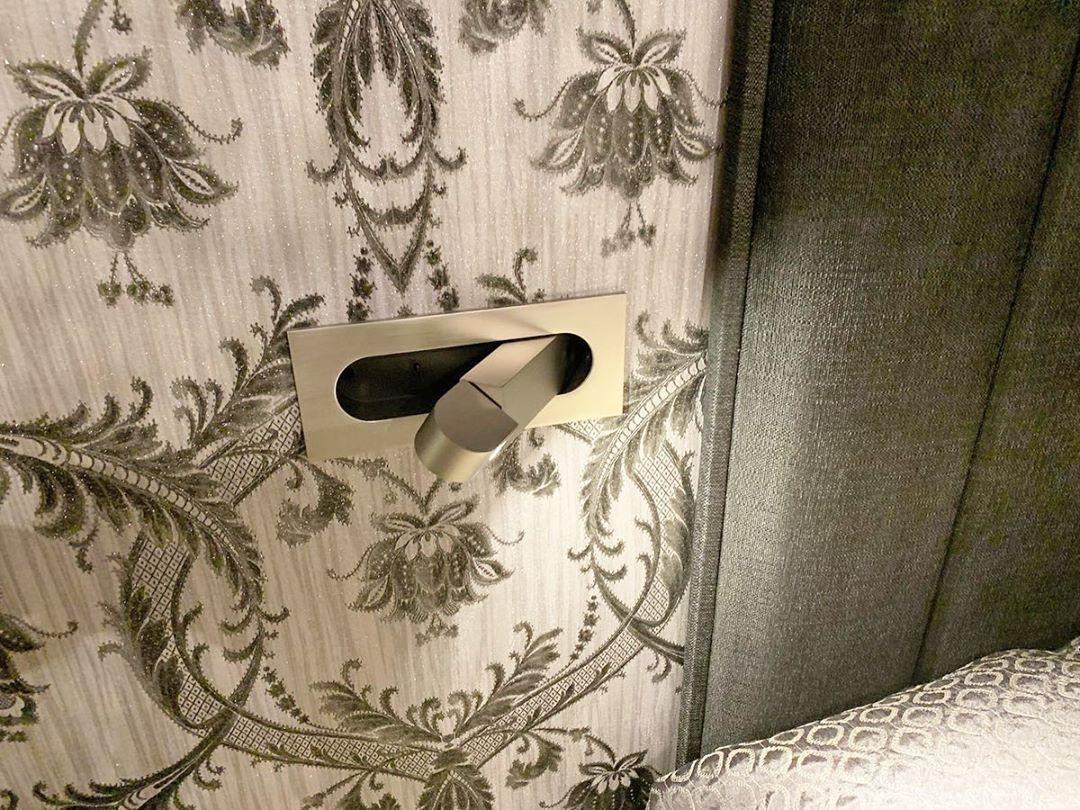 Modern LED Bedside Reading Light with Adjustable Head