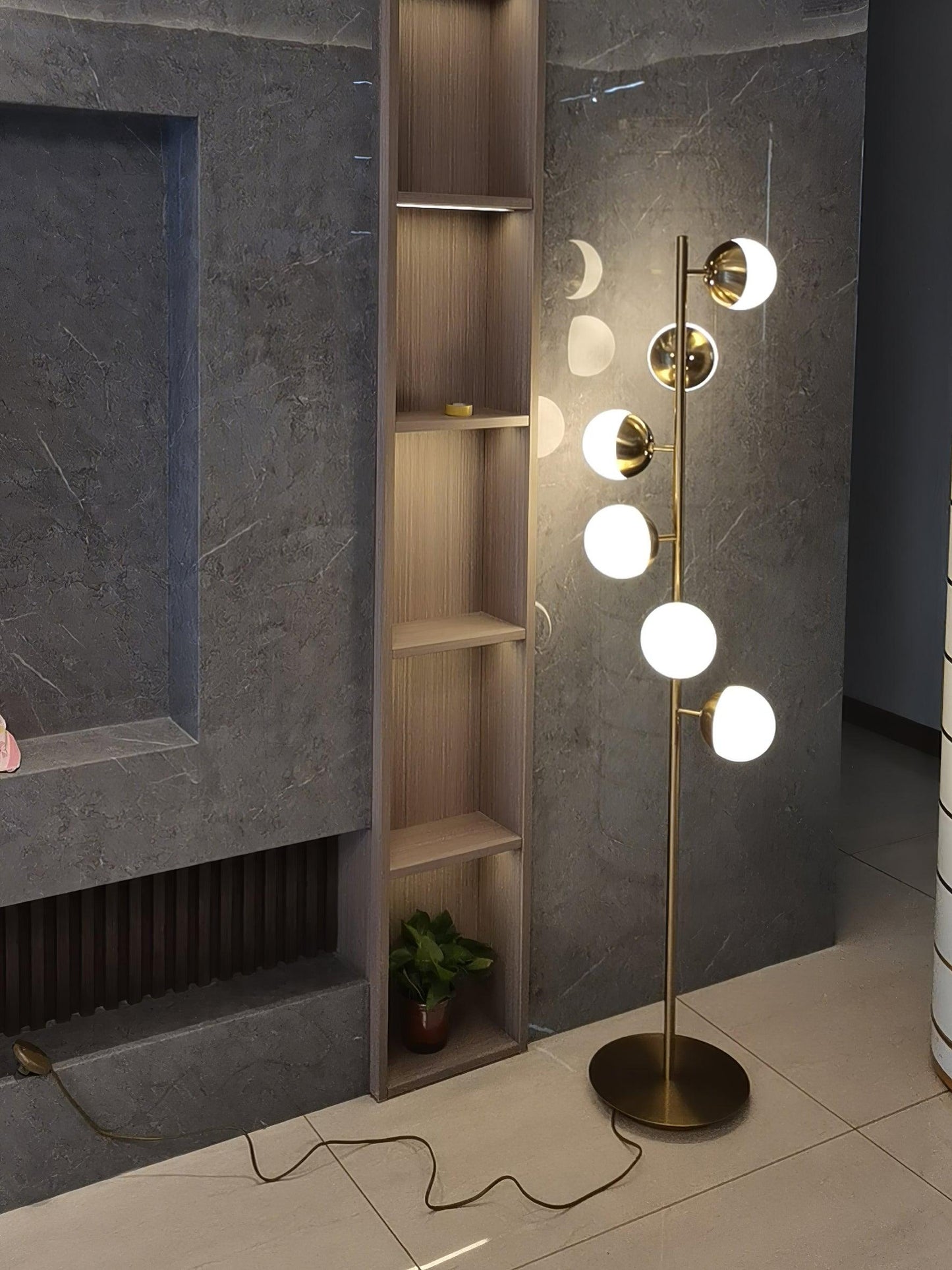 Doppler LED Tree Lamp - Modern Gold Floor Light with Glass Globes