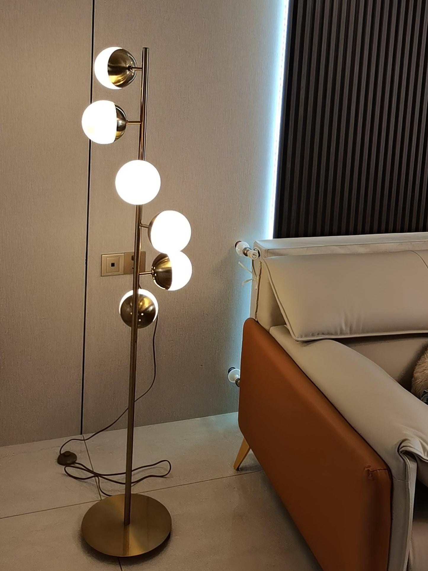 Doppler LED Tree Lamp - Modern Gold Floor Light with Glass Globes