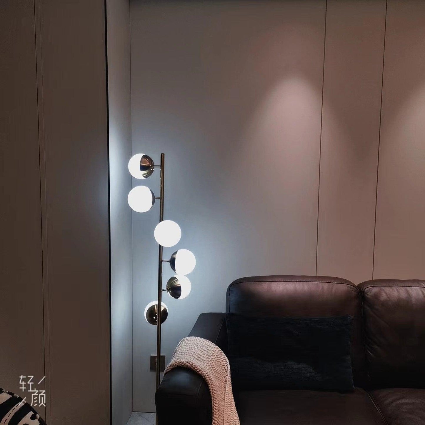 Doppler LED Tree Lamp - Modern Gold Floor Light with Glass Globes