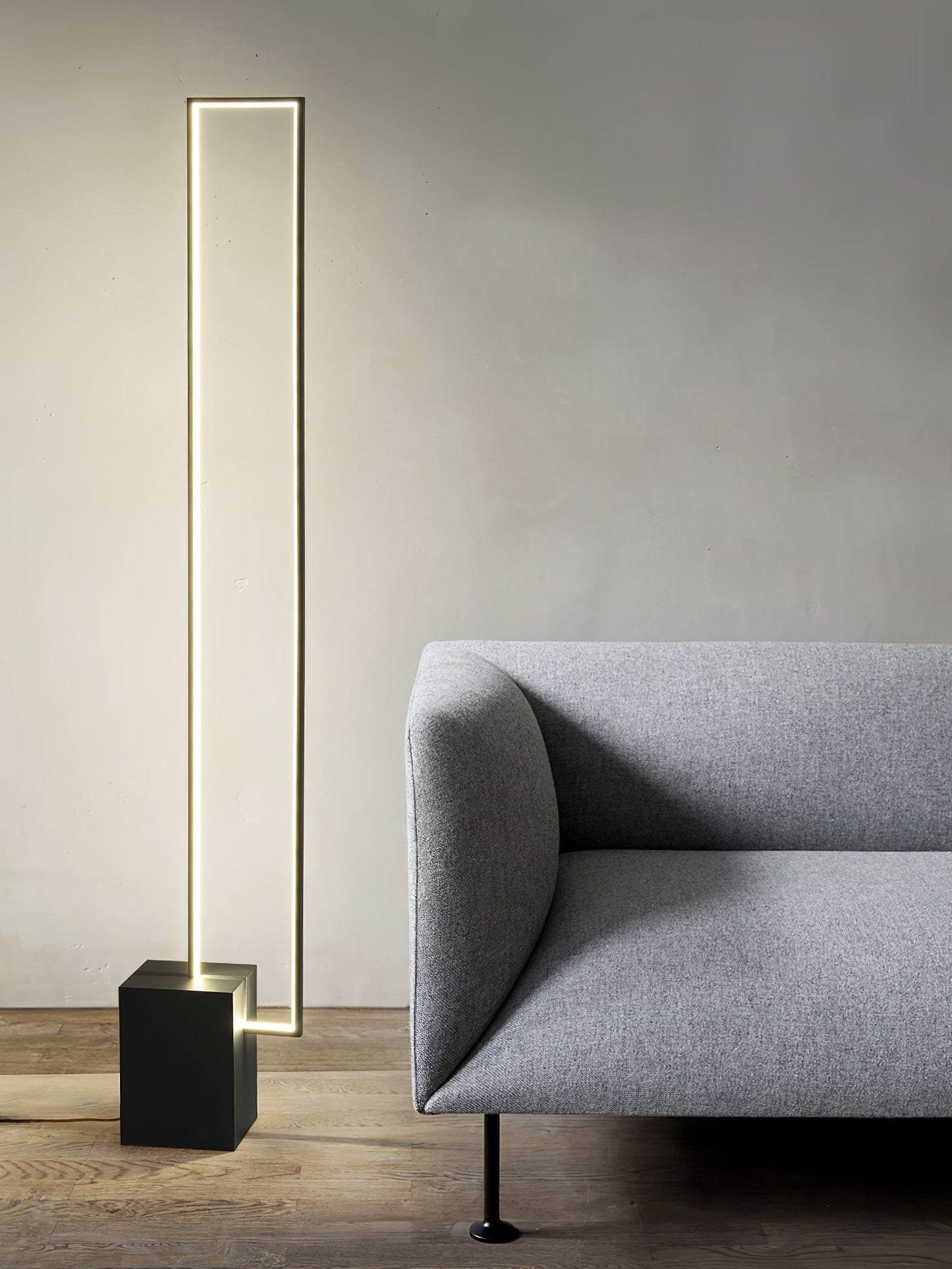 Edge Floor Lamp with Integrated LED - Modern Black Design