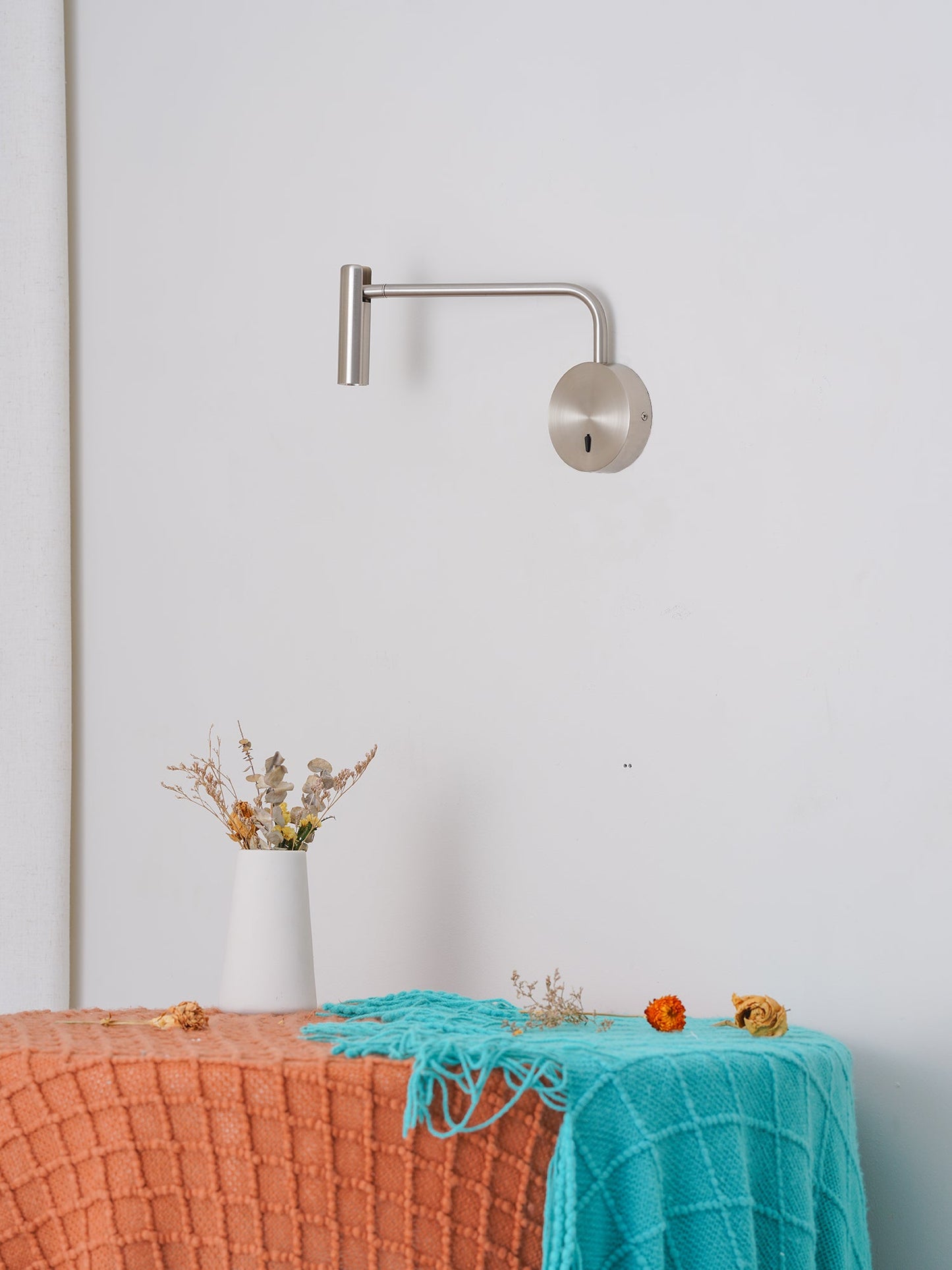 Minimalist Disc LED Wall Sconce - Modern Indoor Lighting