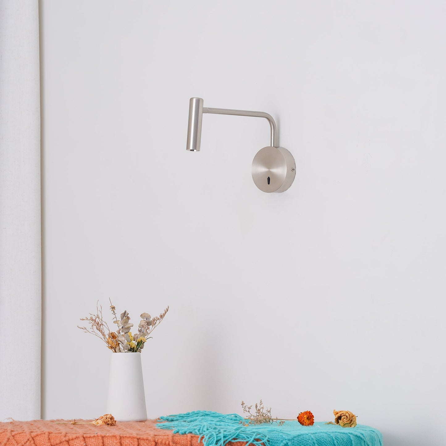 Minimalist Disc LED Wall Sconce - Modern Indoor Lighting
