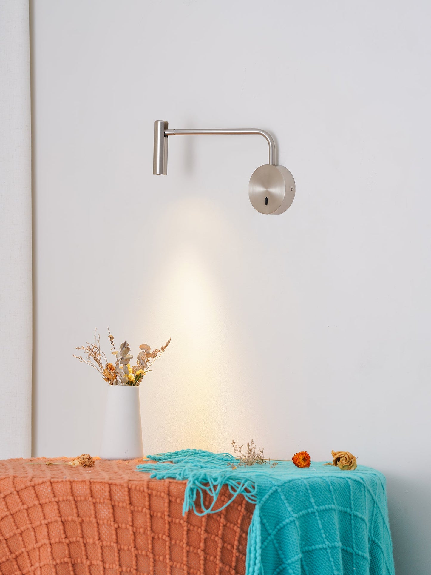 Minimalist Disc LED Wall Sconce - Modern Indoor Lighting