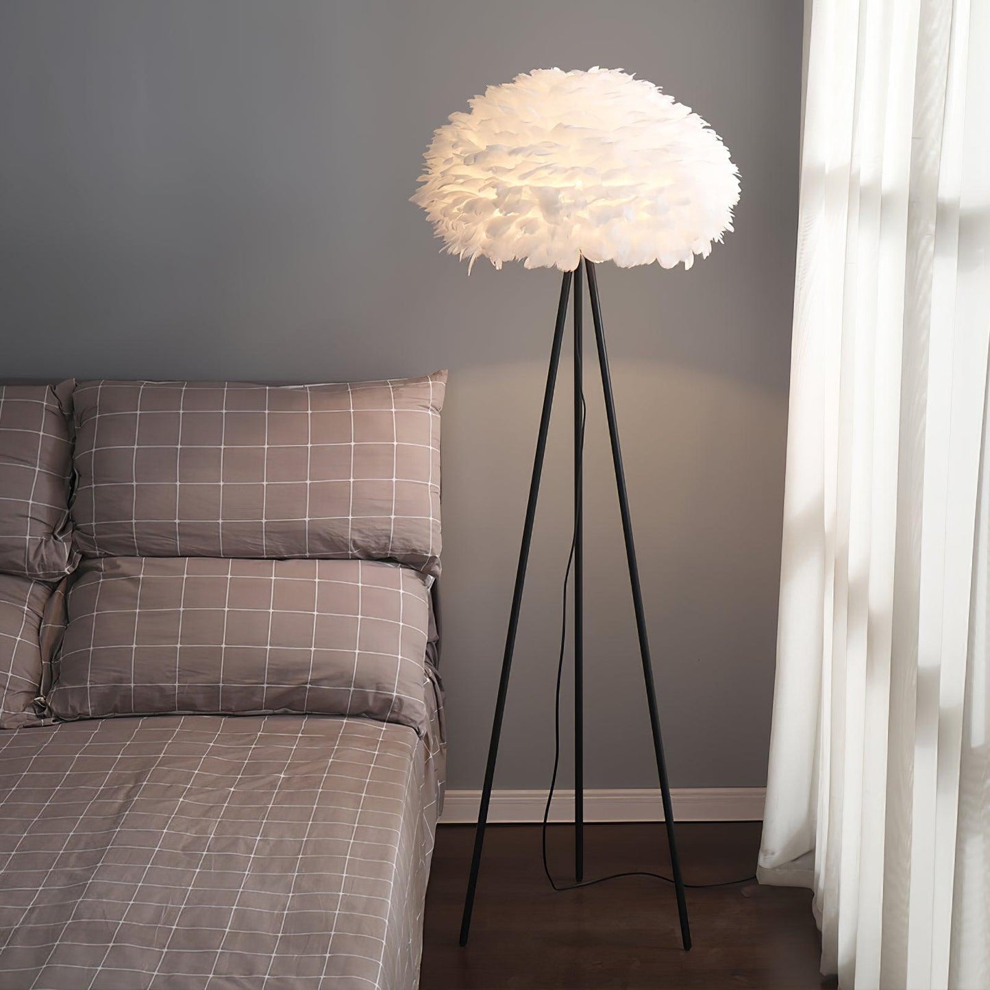 Eos Feather Floor Lamp - Elegant LED Lighting for Home