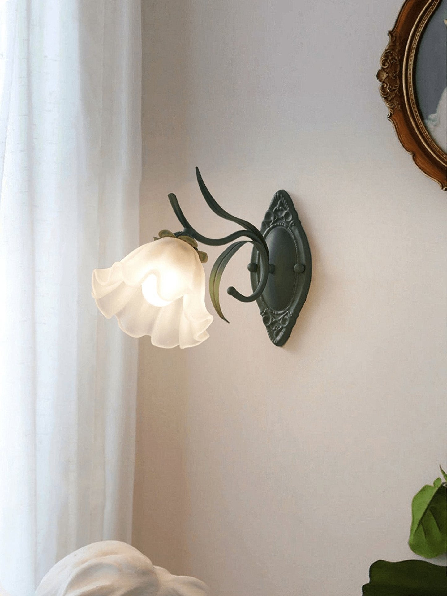 Flared Wall Light Sconce - Elegant Floral LED Design