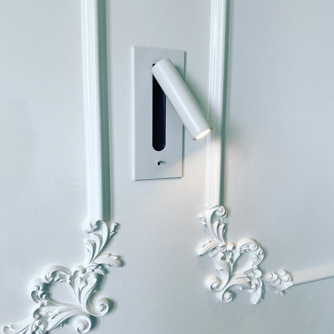 Folded Back Bedside Wall Lamp with LED Light and Switch