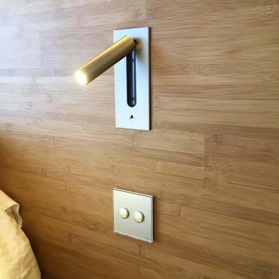 Folded Back Bedside Wall Lamp with LED Light and Switch
