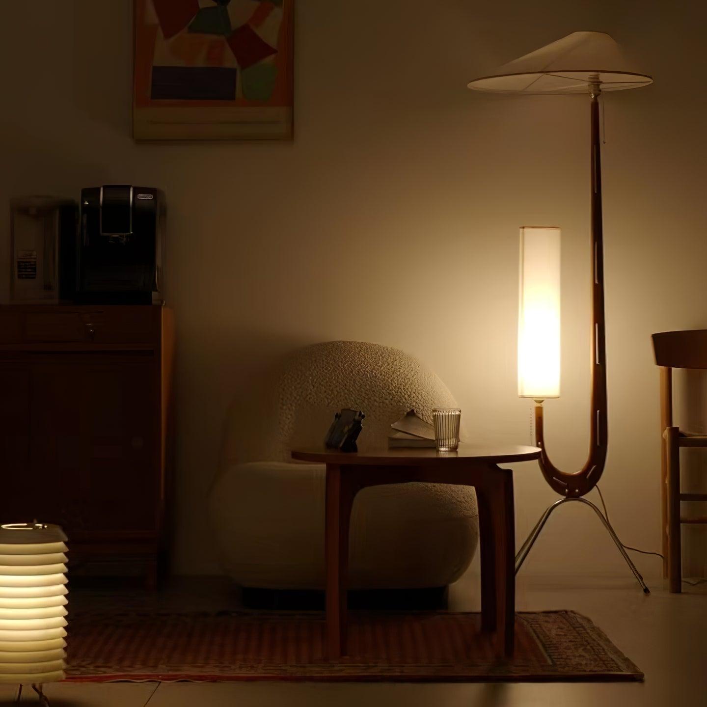 Giraffe Floor Lamp with LED Light - Mid Century Design
