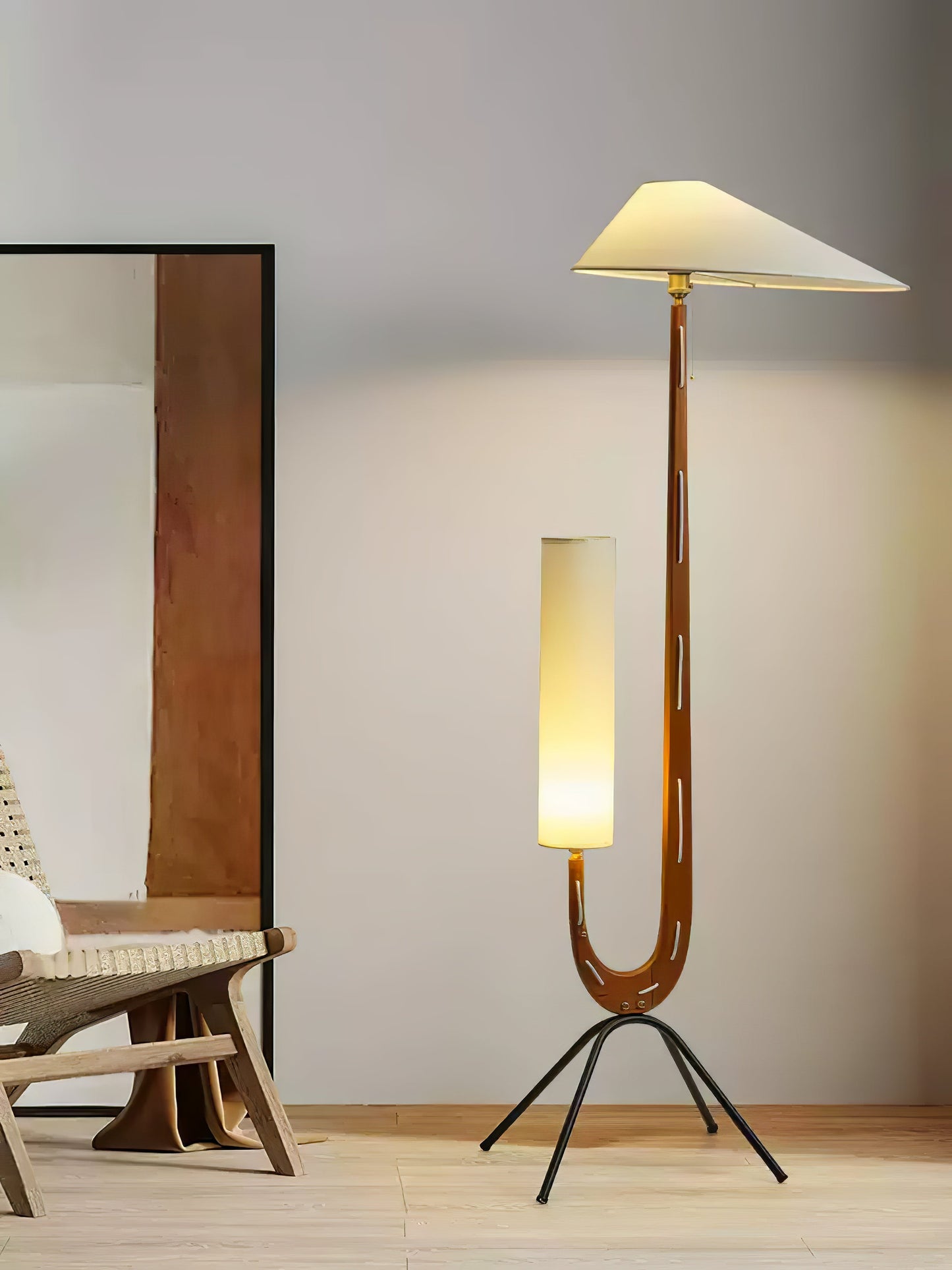 Giraffe Floor Lamp with LED Light - Mid Century Design
