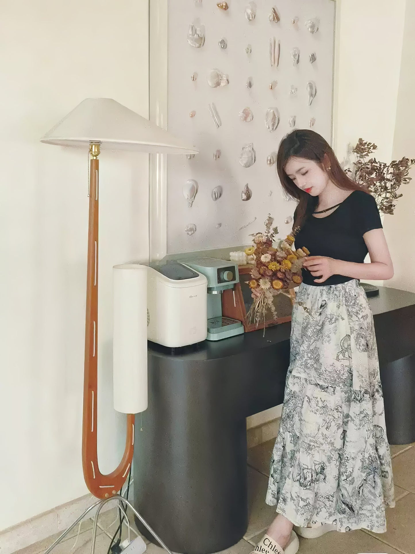 Giraffe Floor Lamp with LED Light - Mid Century Design