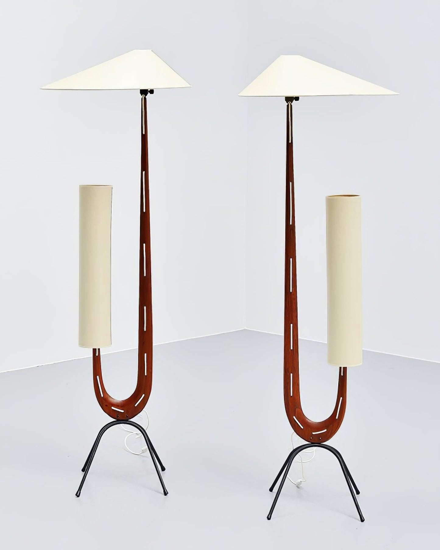 Giraffe Floor Lamp with LED Light - Mid Century Design