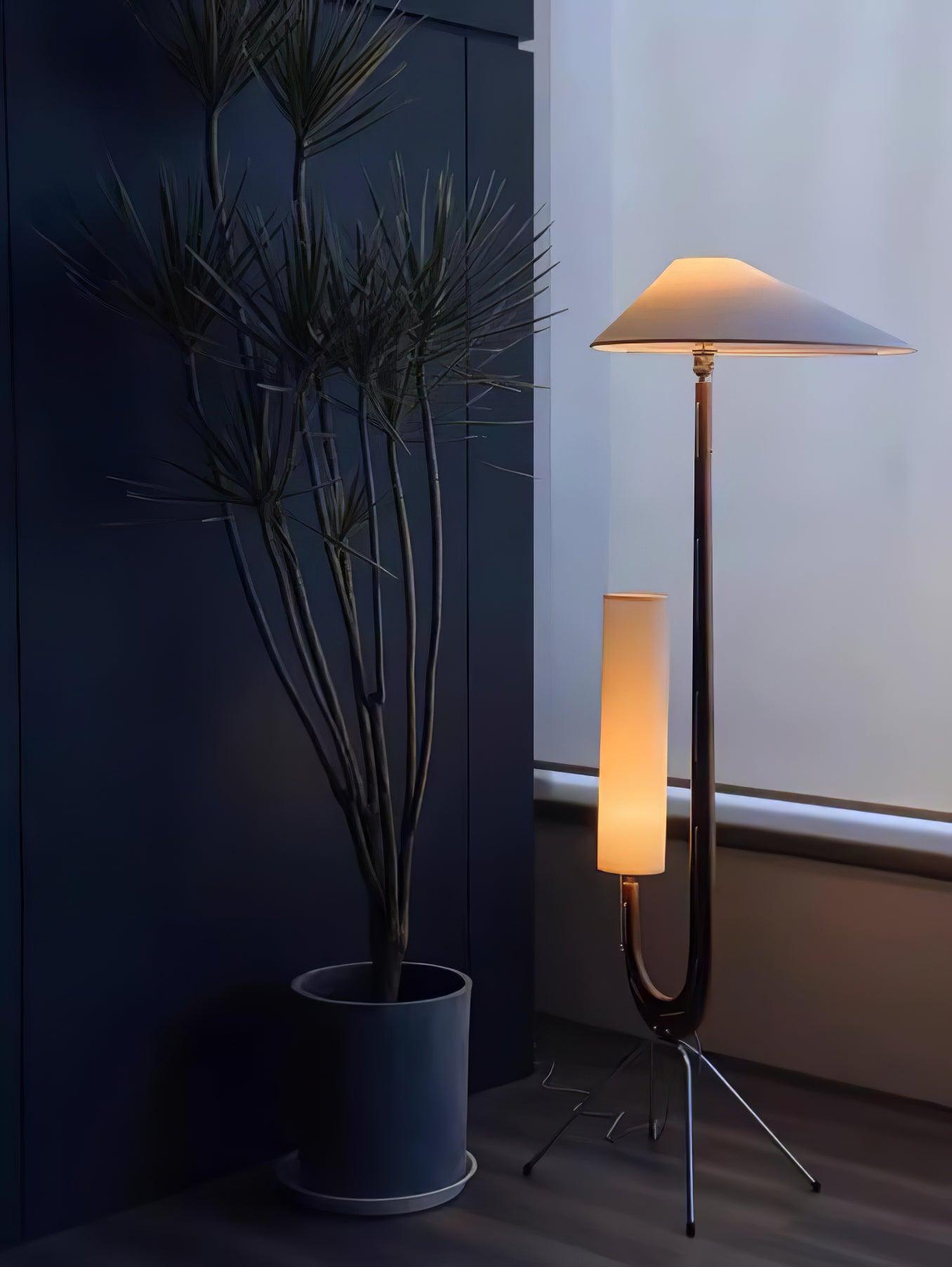 Giraffe Floor Lamp with LED Light - Mid Century Design