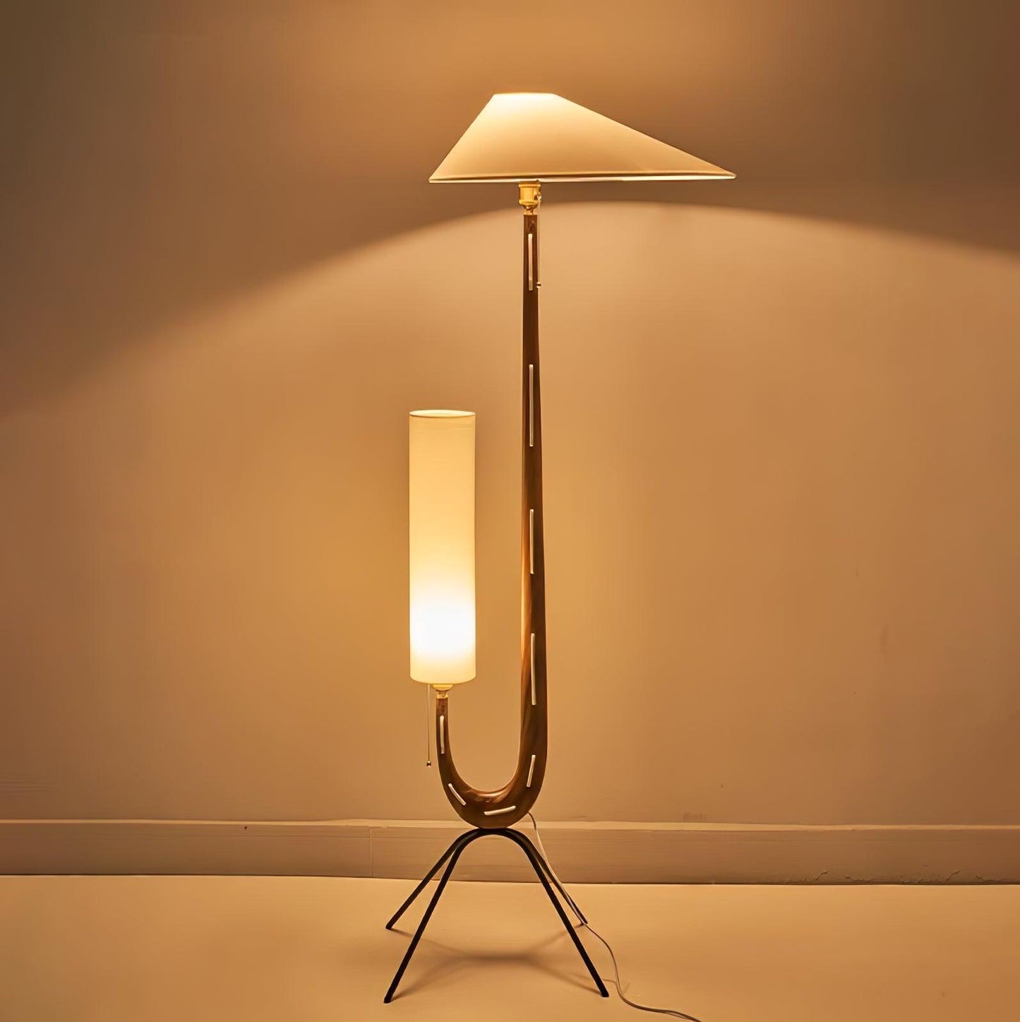 Giraffe Floor Lamp with LED Light - Mid Century Design