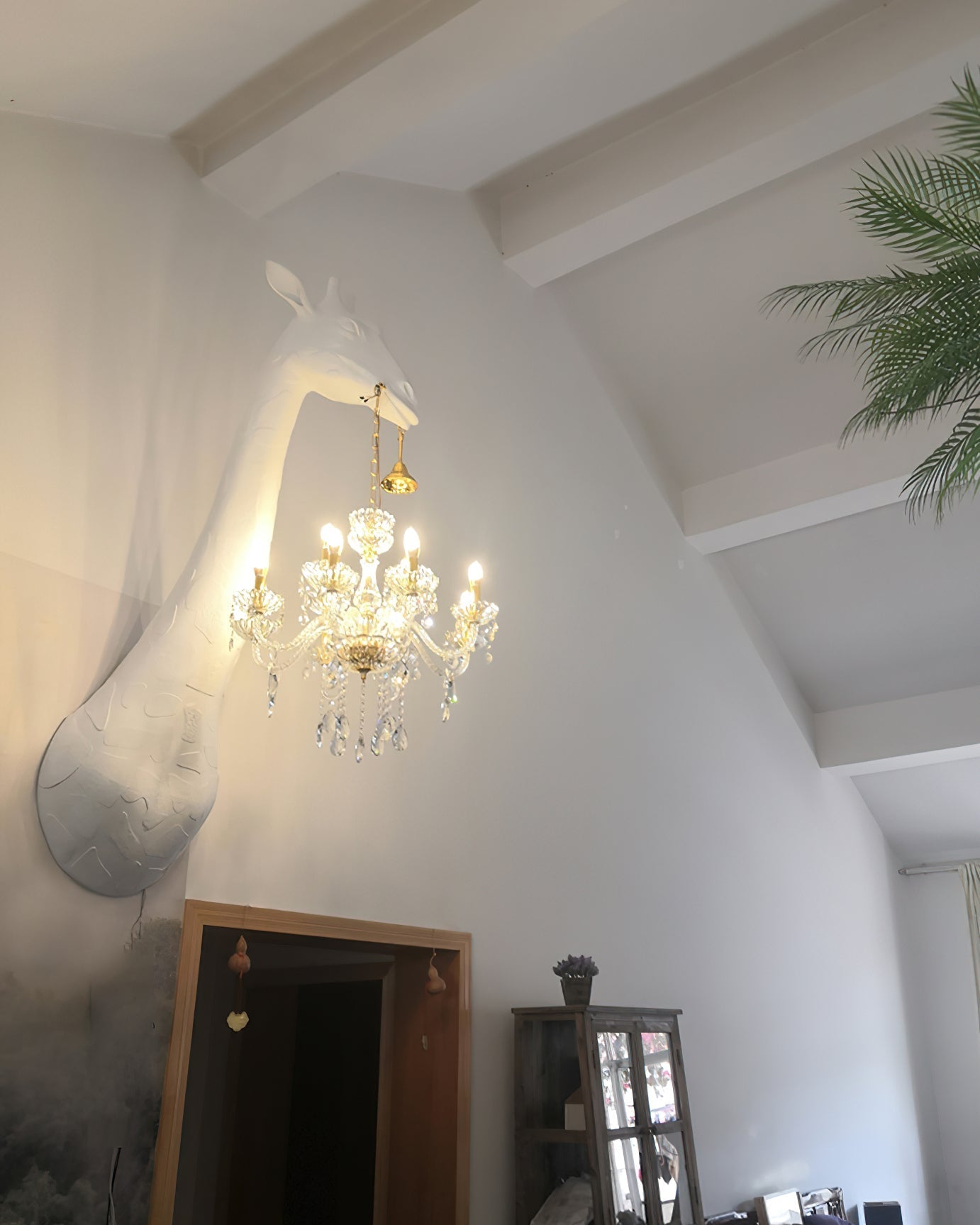Giraffe Royale Wall Lamp with Crystal Chandelier, LED