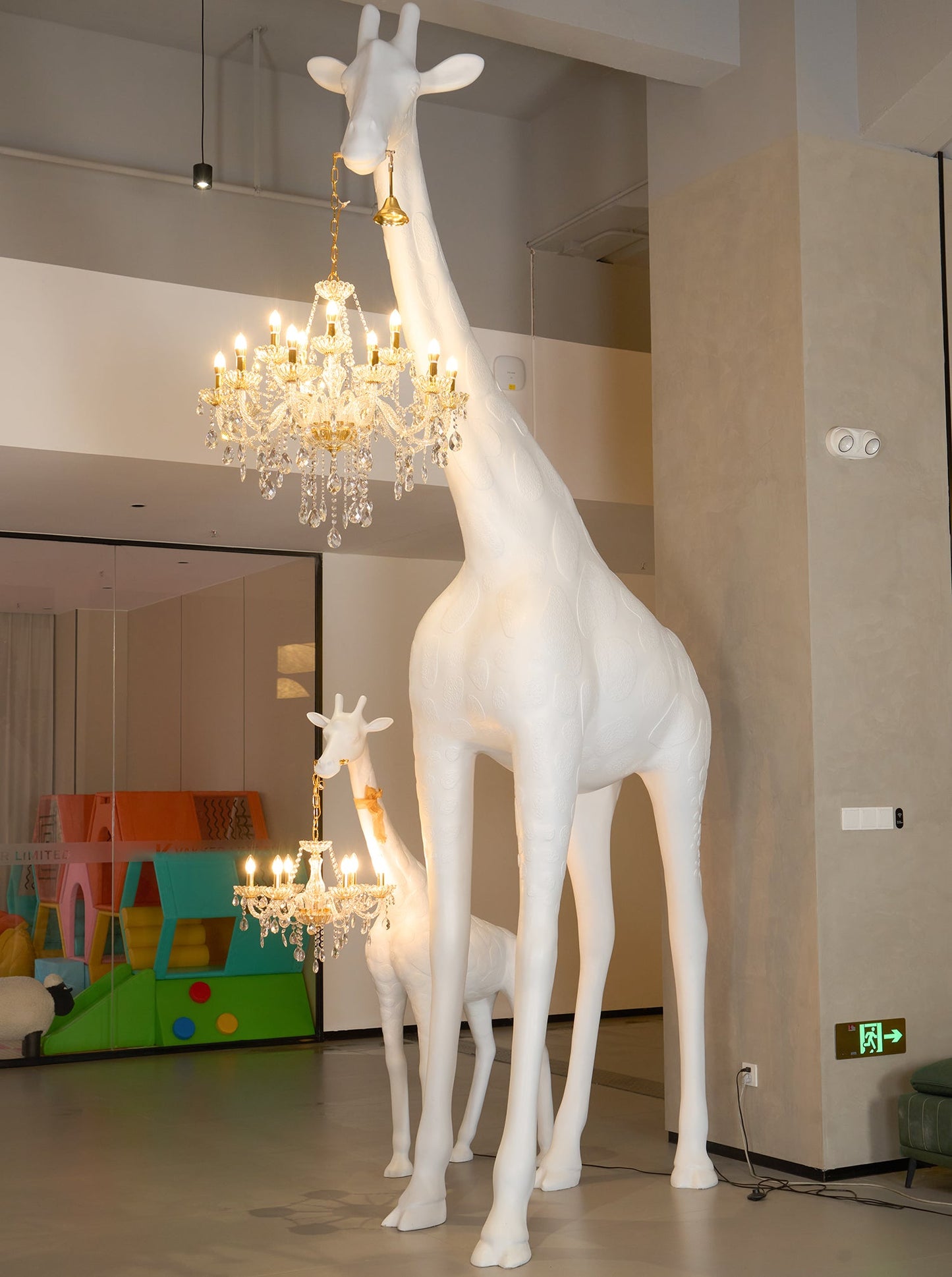 Giraffe Sculpture Floor Lamp with Crystal Chandelier Light