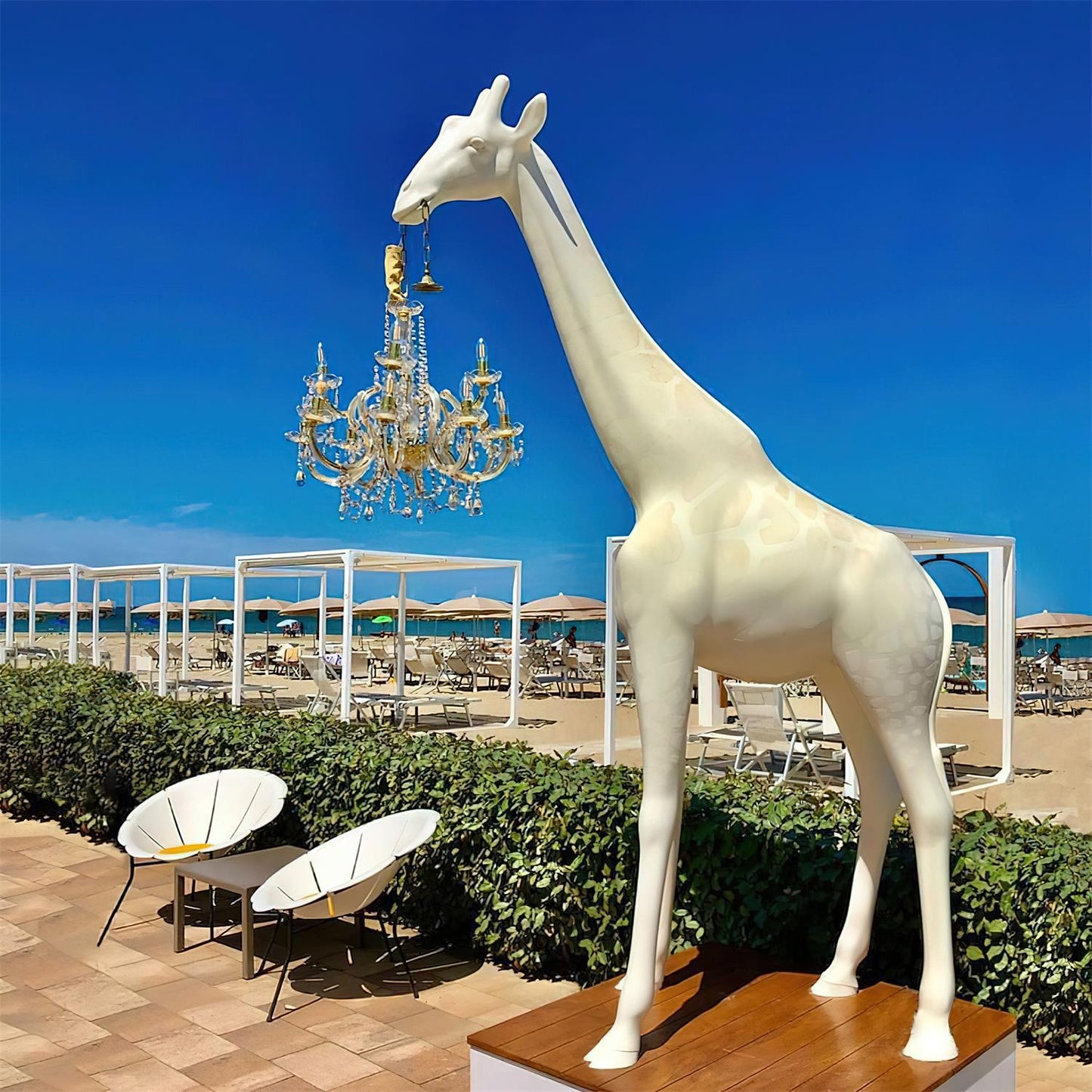 Giraffe Sculpture Floor Lamp with Crystal Chandelier Light
