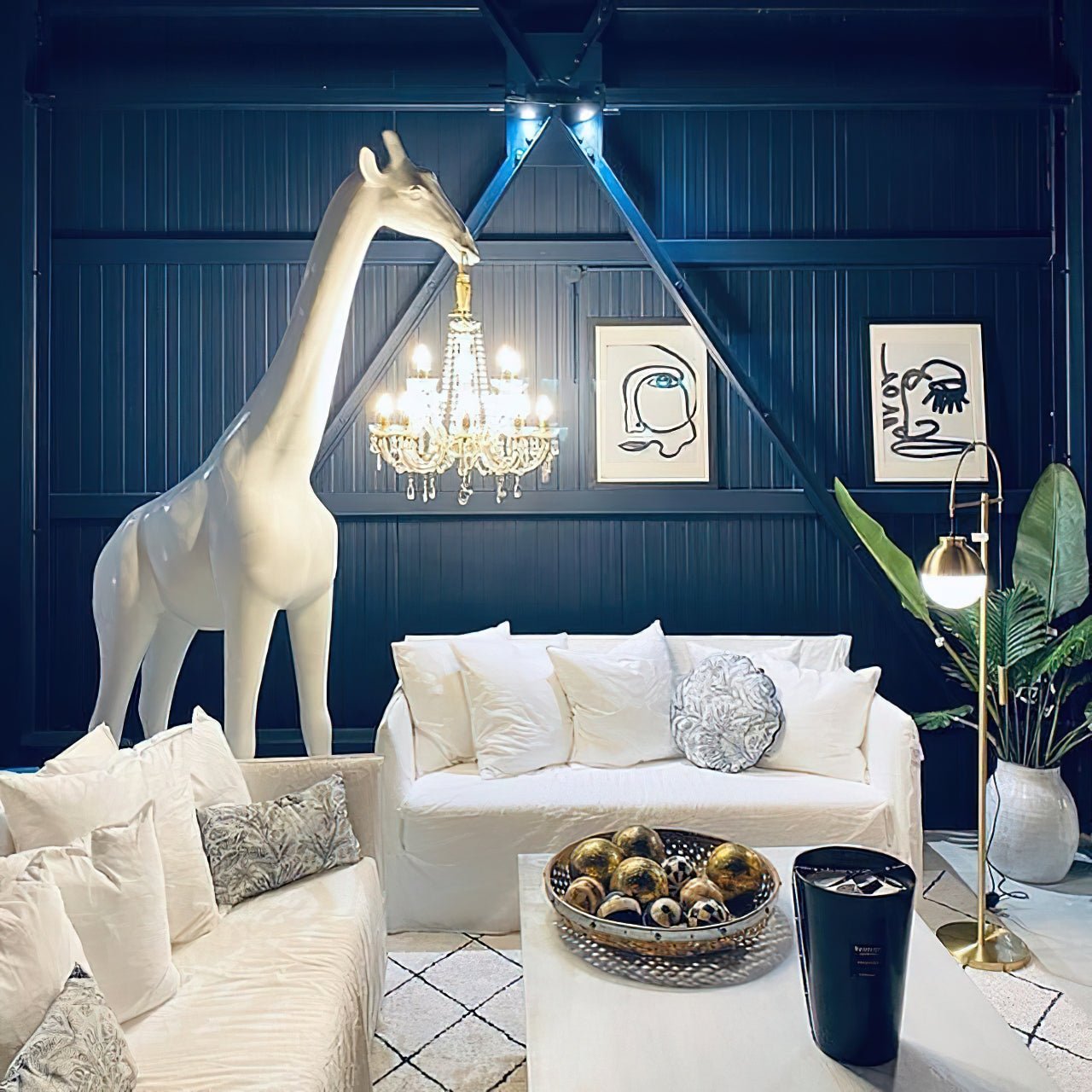Giraffe Sculpture Floor Lamp with Crystal Chandelier Light
