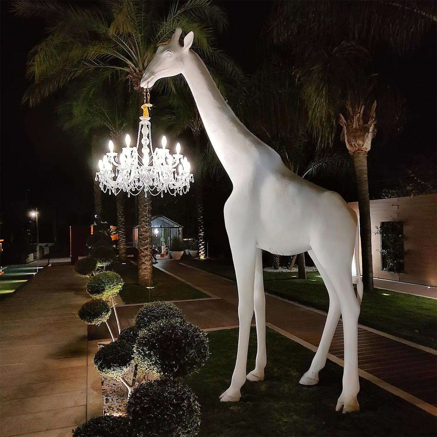 Giraffe Sculpture Floor Lamp with Crystal Chandelier Light