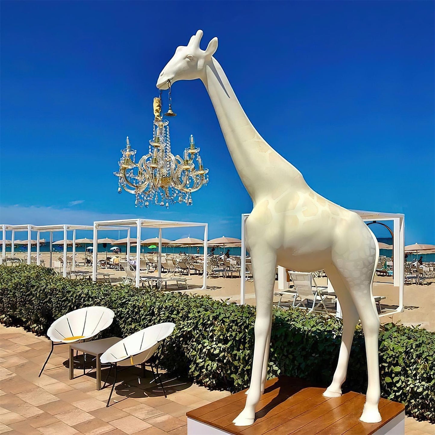 Giraffe Sculpture Floor Lamp with Crystal Chandelier Light